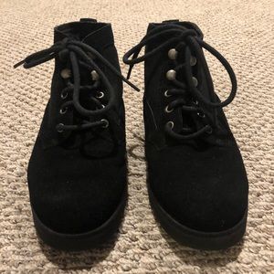 Women’s Ugg lace up boots